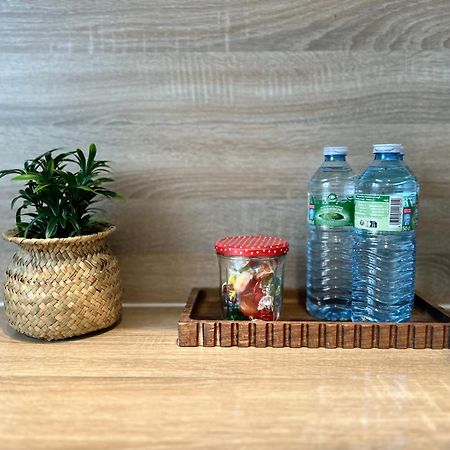 Logement Calme + Stationnement トロワ エクステリア 写真