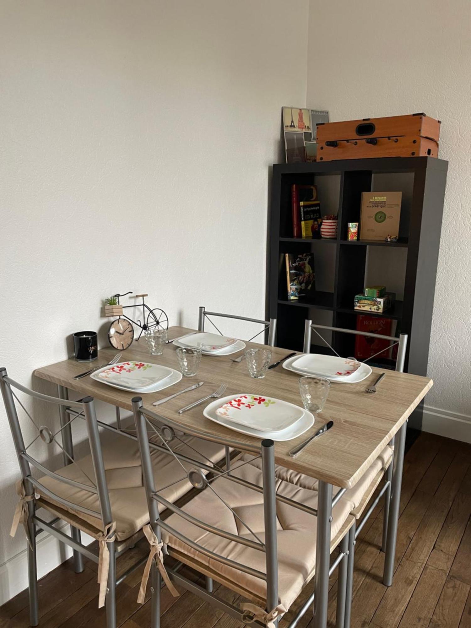 Logement Calme + Stationnement トロワ エクステリア 写真