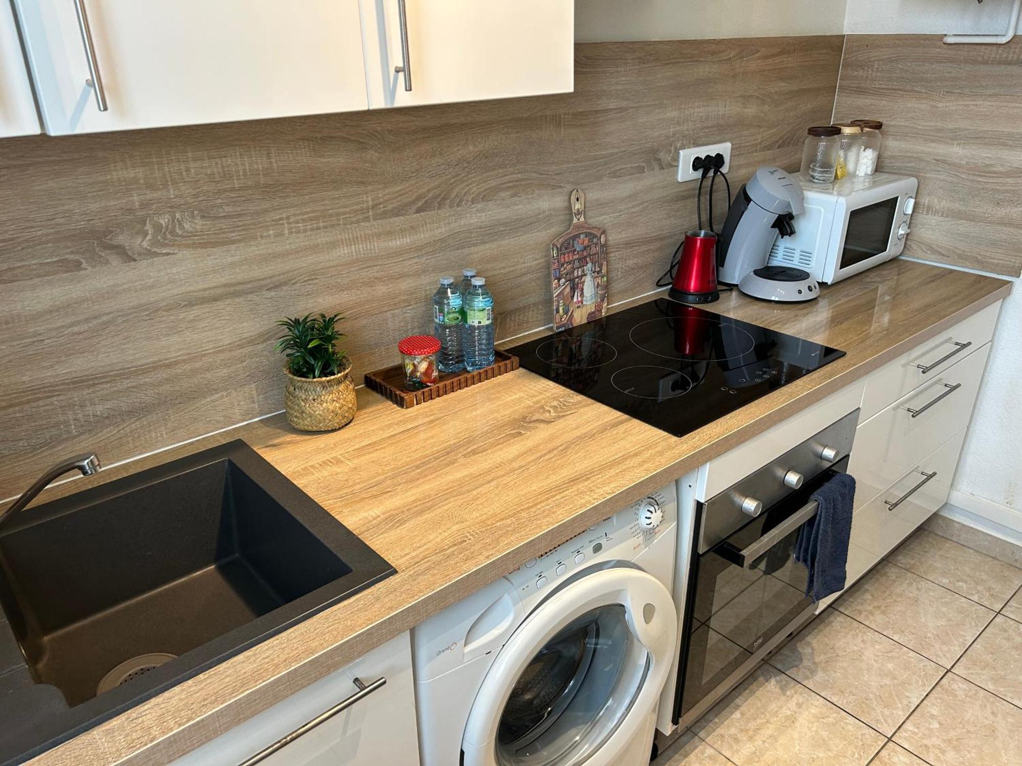 Logement Calme + Stationnement トロワ エクステリア 写真